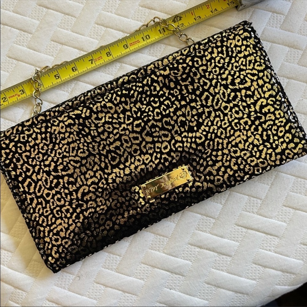❤️🔥Betsey Johnson - Black & Gold Metallic Leopard Print Chain Clutch - OS